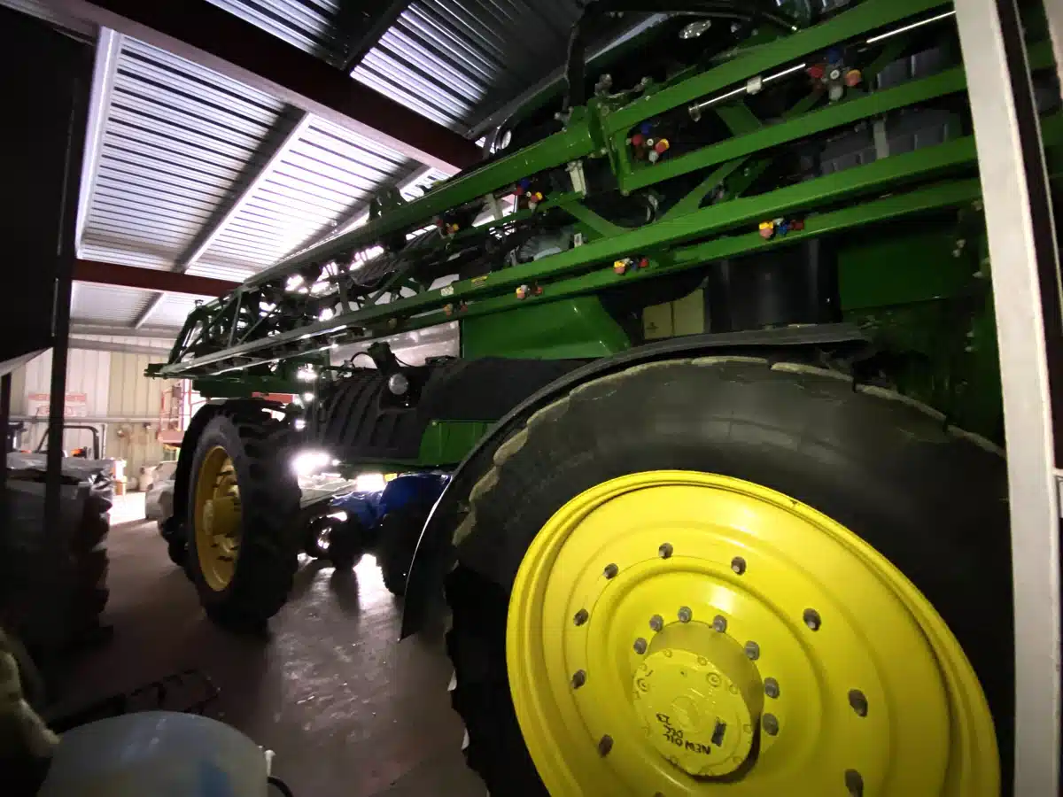 Gallery image 2 for Used 2018 John Deere R4045 Sprayer - Self Propelled