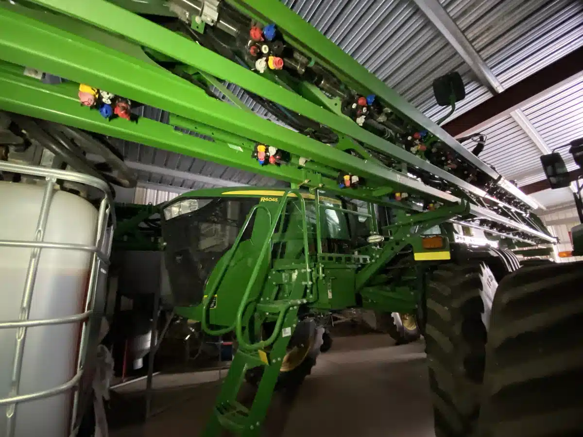 Gallery image 1 for Used 2018 John Deere R4045 Sprayer - Self Propelled