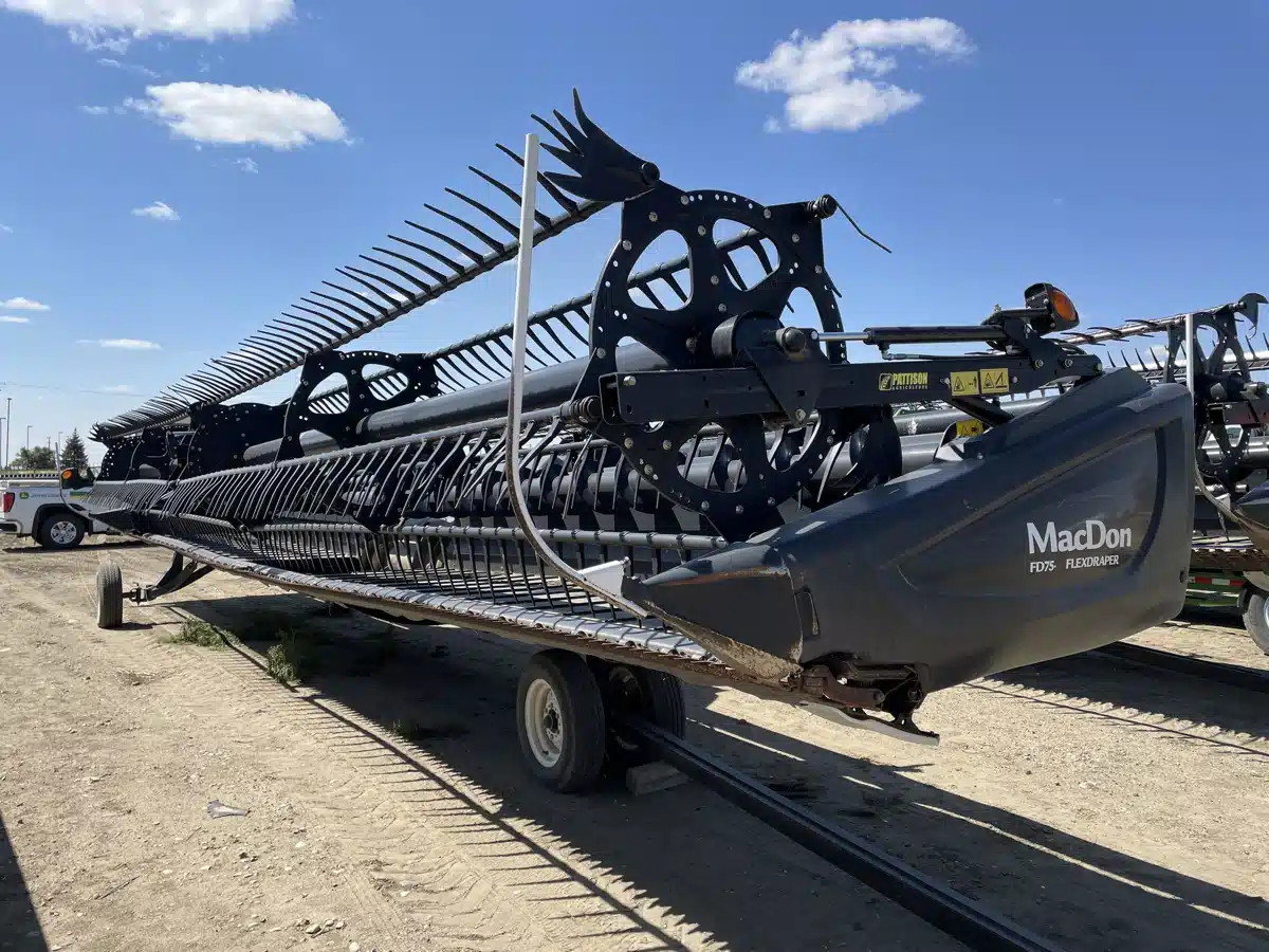 Gallery image 1 for Used 2016 MacDon FD75 Header - Flex Draper