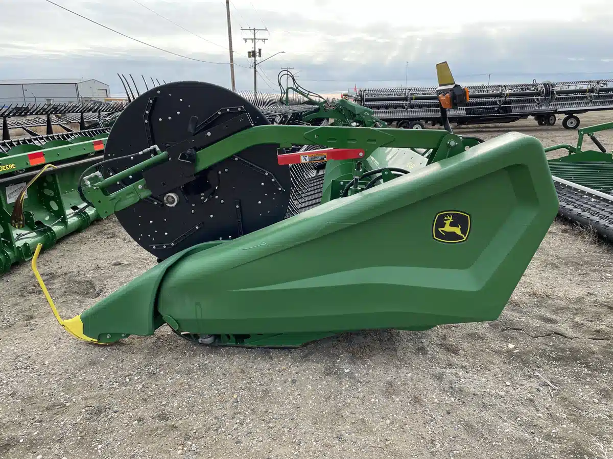 Gallery image 2 for Used 2021 John Deere HD45R Header - Draper