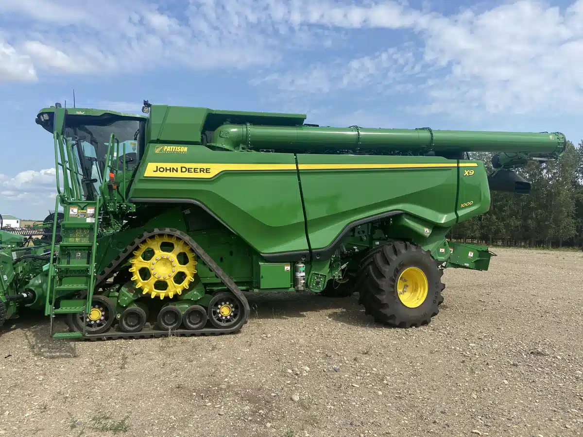 Gallery image 2 for Used 2024 John Deere X9 1000 Combine