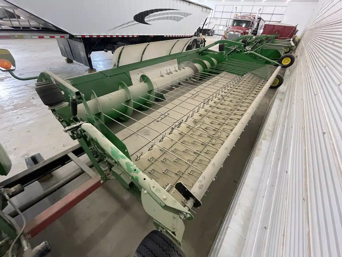 Gallery image 2 for Used 2013 John Deere 615P Header - Pickup