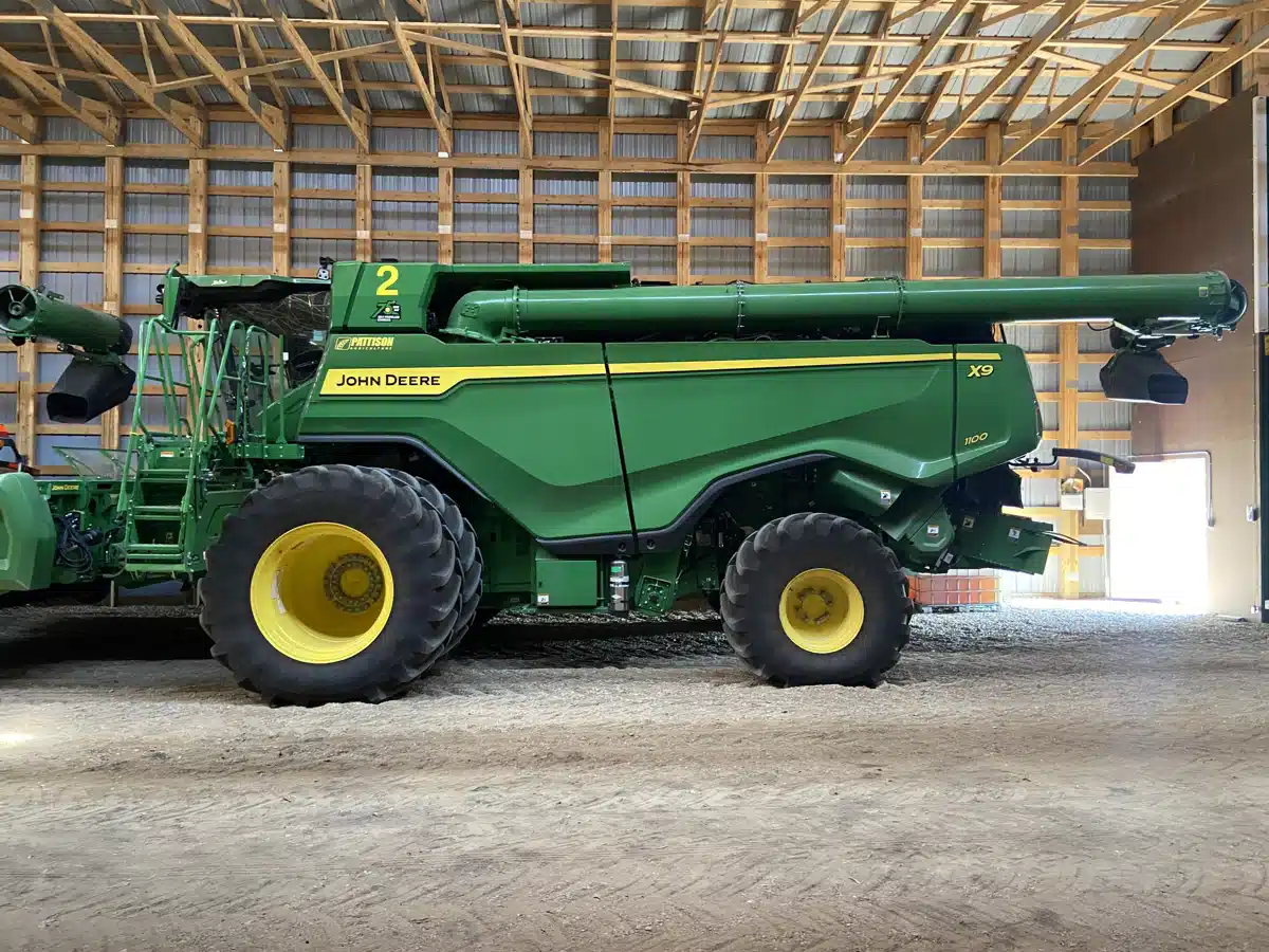 Gallery image 2 for Used 2022 John Deere X9 1100 Combine
