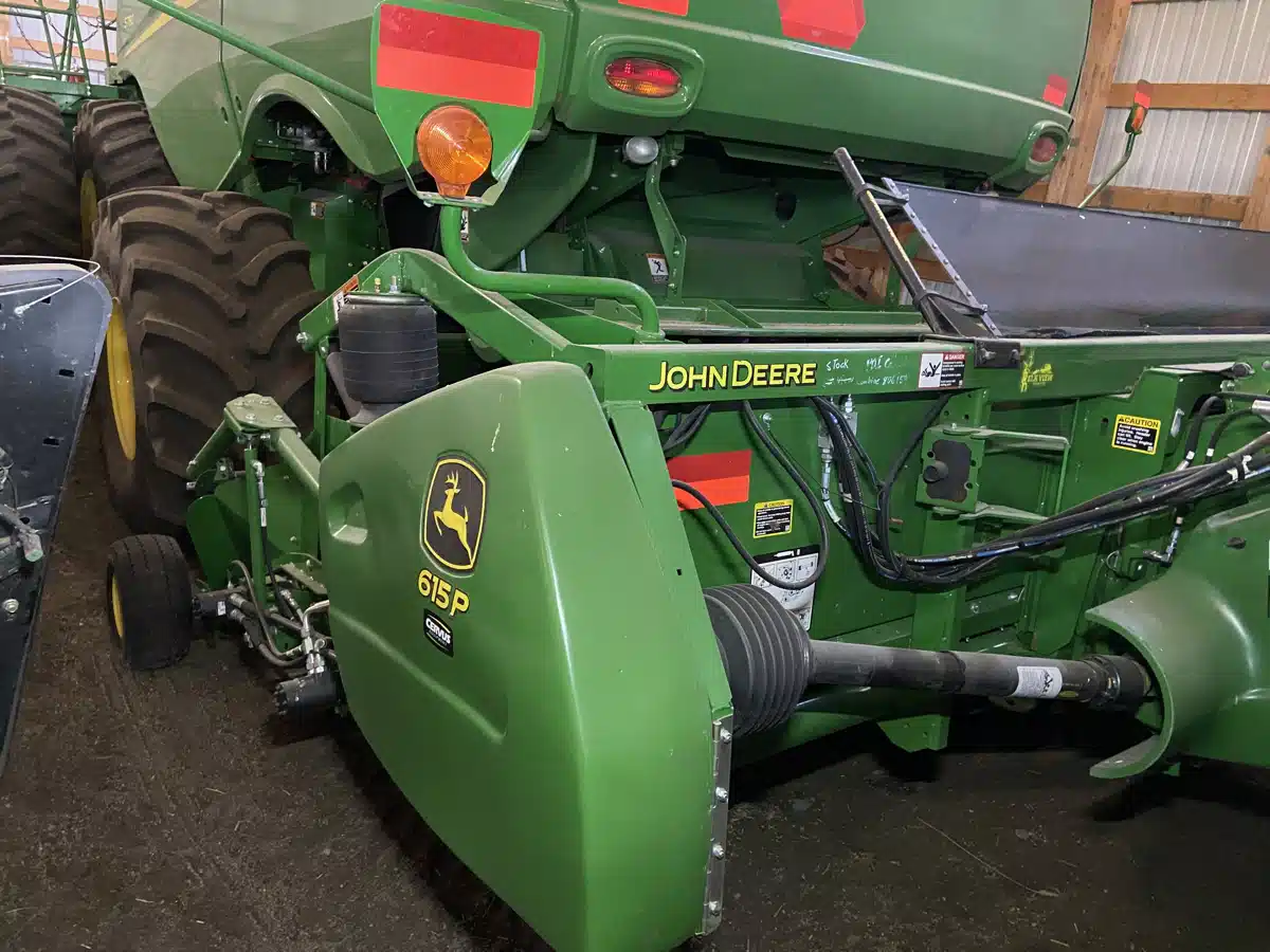 Gallery image 1 for Used 2019 John Deere 615P Header - Draper