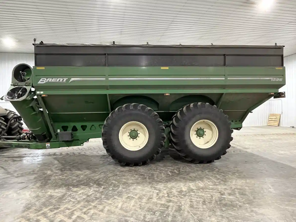Gallery image 2 for Used 2013 Brent 1596 Grain Cart