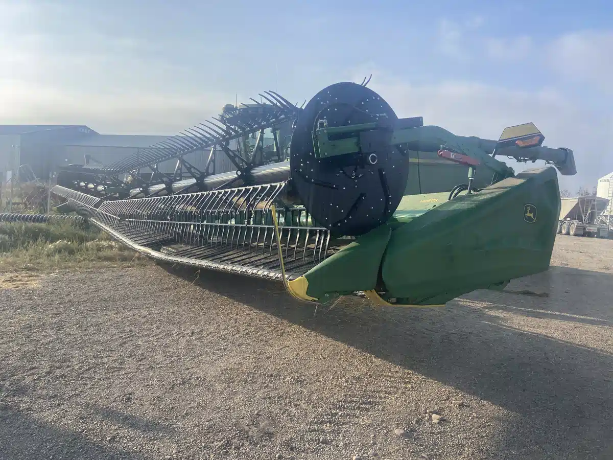 Gallery image 2 for Used 2022 John Deere HD50R Header - Draper