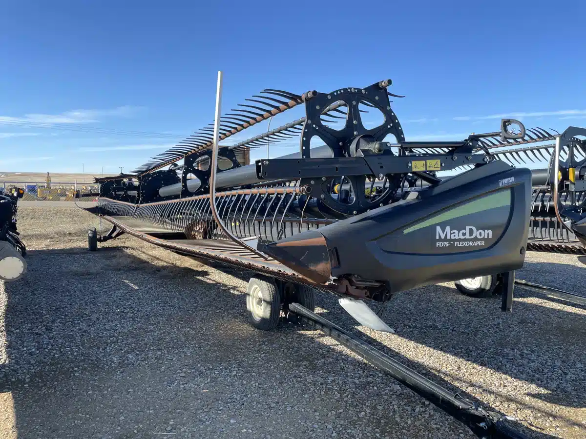 Gallery image 1 for Used 2016 MacDon FD75 Header - Flex Draper