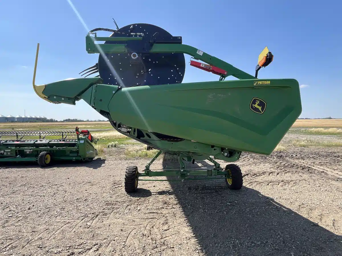 Gallery image 2 for Used 2024 John Deere HD45R Header - Draper