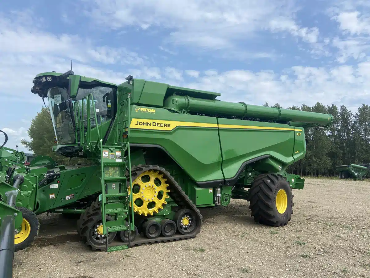 Gallery image 1 for Used 2024 John Deere X9 1100 Combine