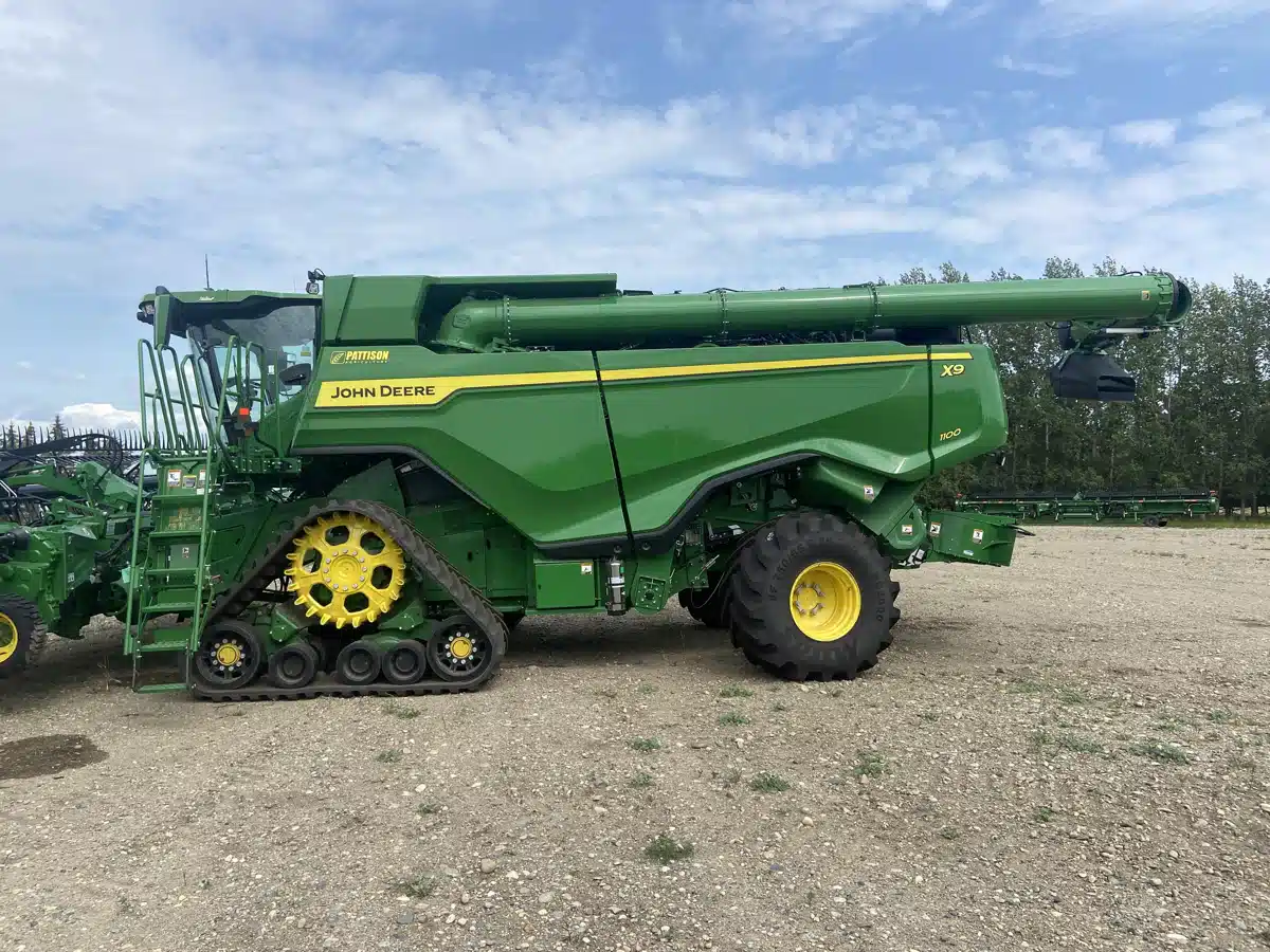 Gallery image 2 for Used 2024 John Deere X9 1100 Combine