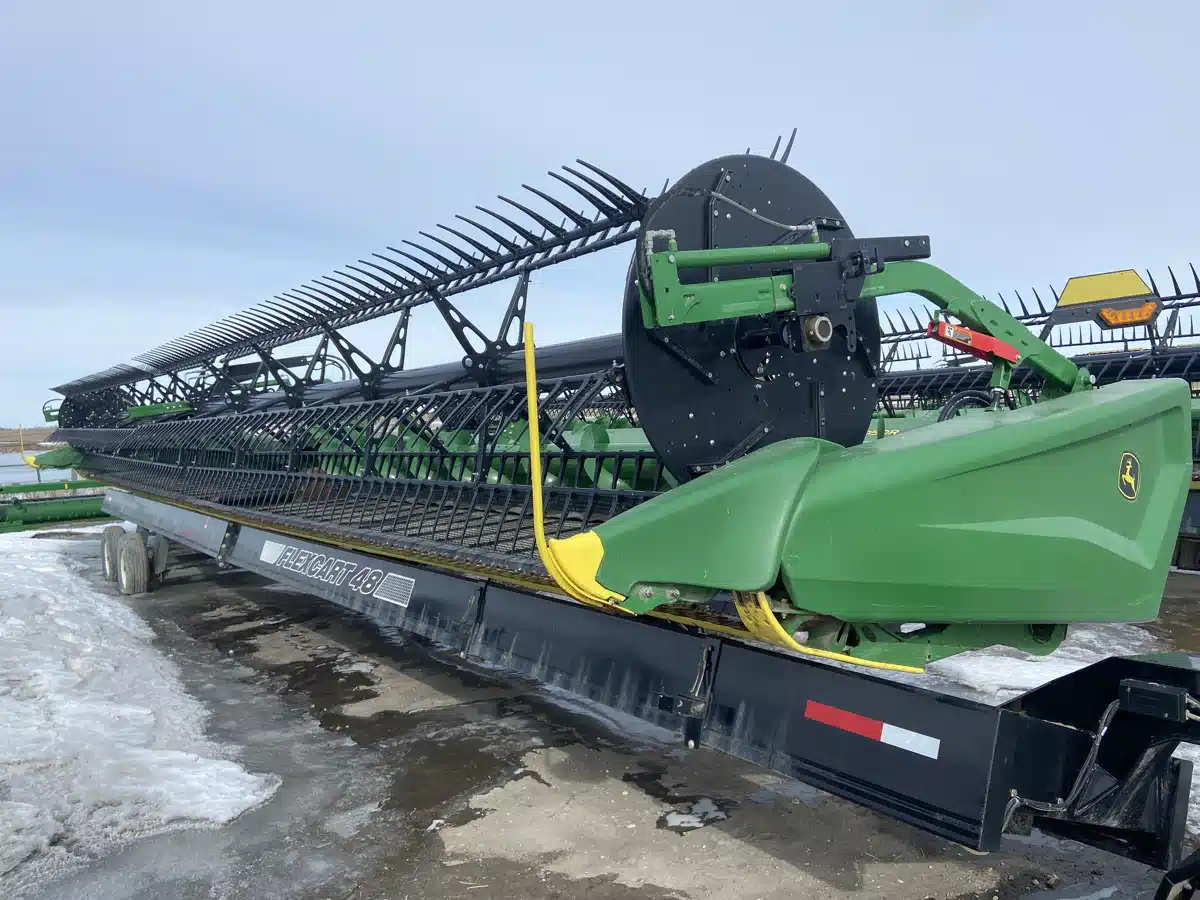 Gallery image 2 for Used 2022 John Deere HD50R Header - Draper