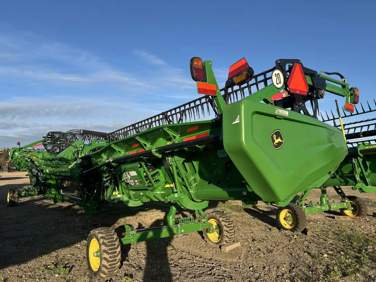 Gallery image 2 for 2024 John Deere HD40R Header - Draper