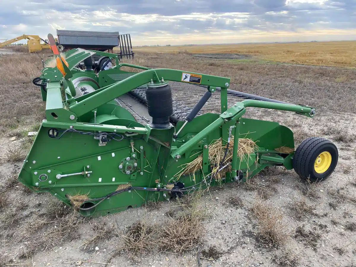 Gallery image 2 for Used 2016 John Deere 615P Header - Draper