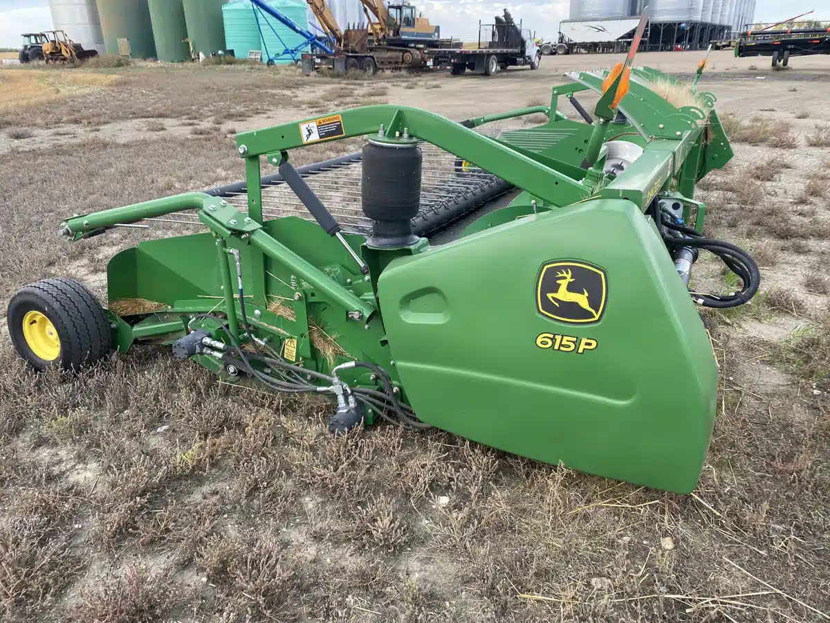 Gallery image 1 for Used 2016 John Deere 615P Header - Draper