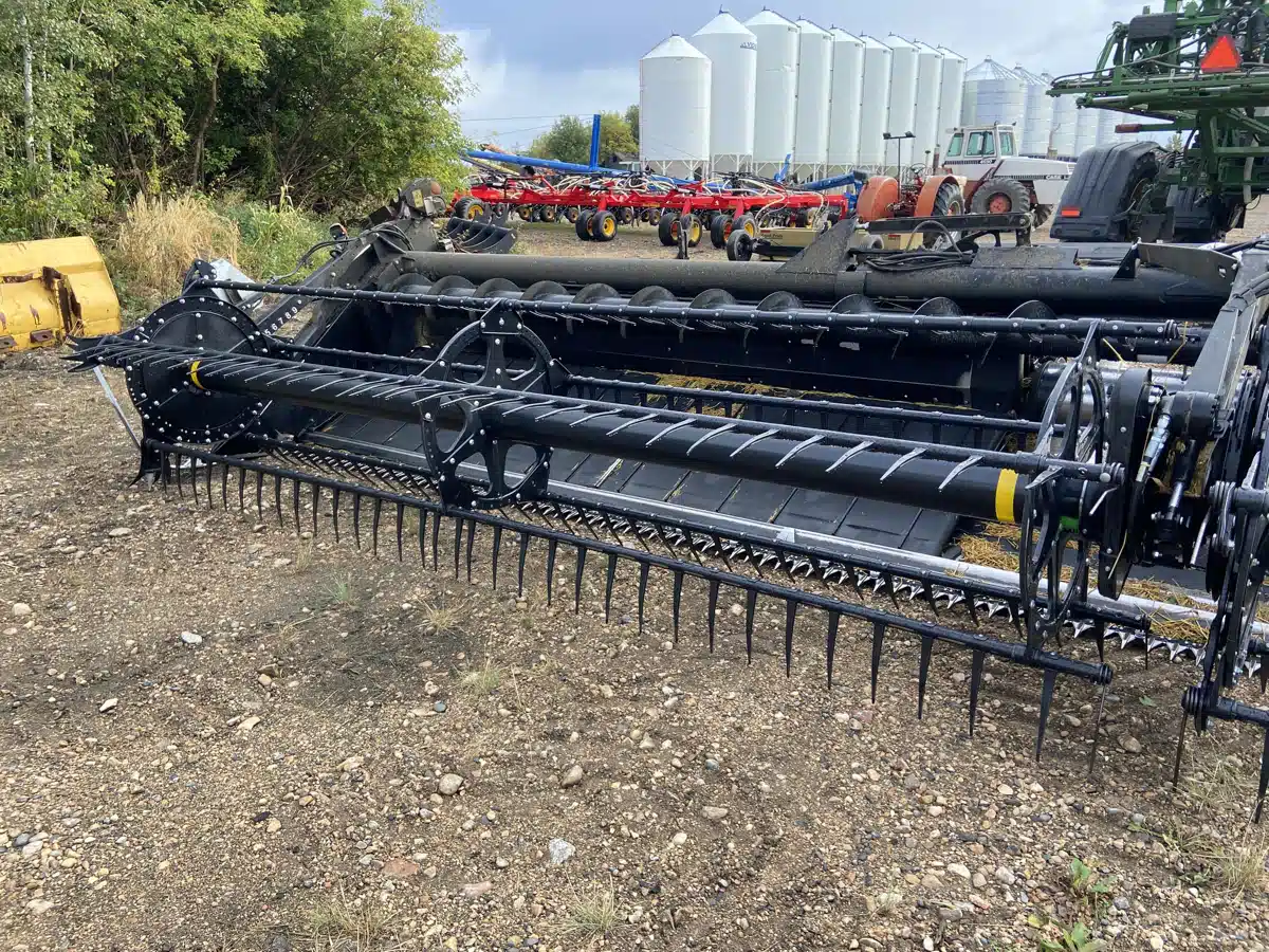 Gallery image 2 for Used 2018 MacDon FD75 Header - Flex Draper