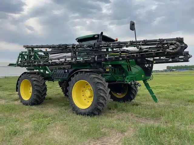 Gallery image 2 for Used 2019 John Deere R4045 Sprayer - Self Propelled