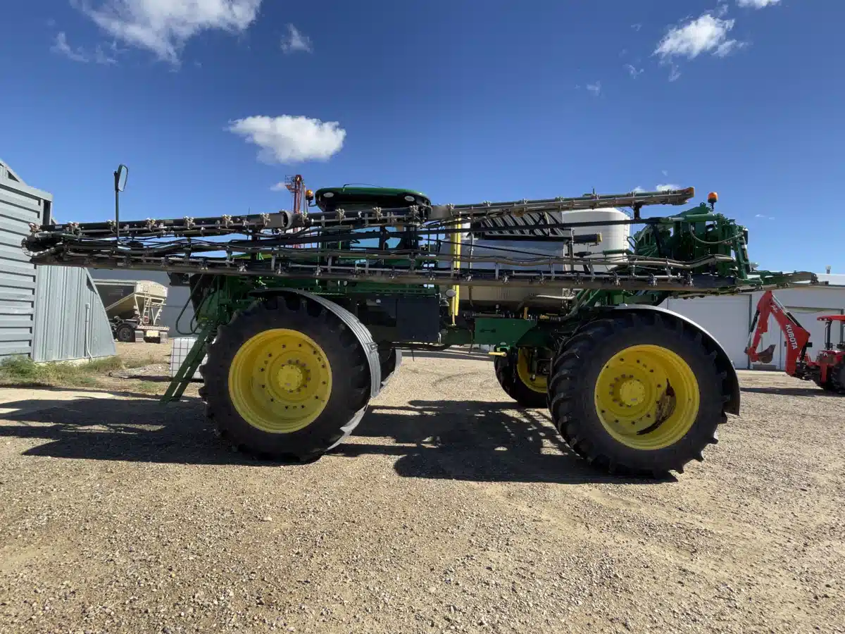 Gallery image 2 for Used 2019 John Deere R4045 Sprayer - Self Propelled