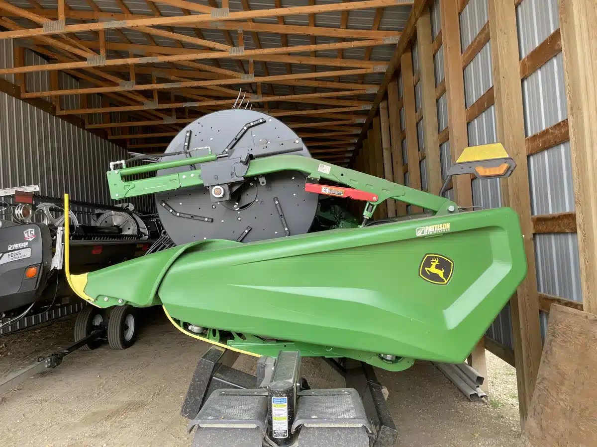 Gallery image 2 for Used 2022 John Deere HD50R Header - Draper