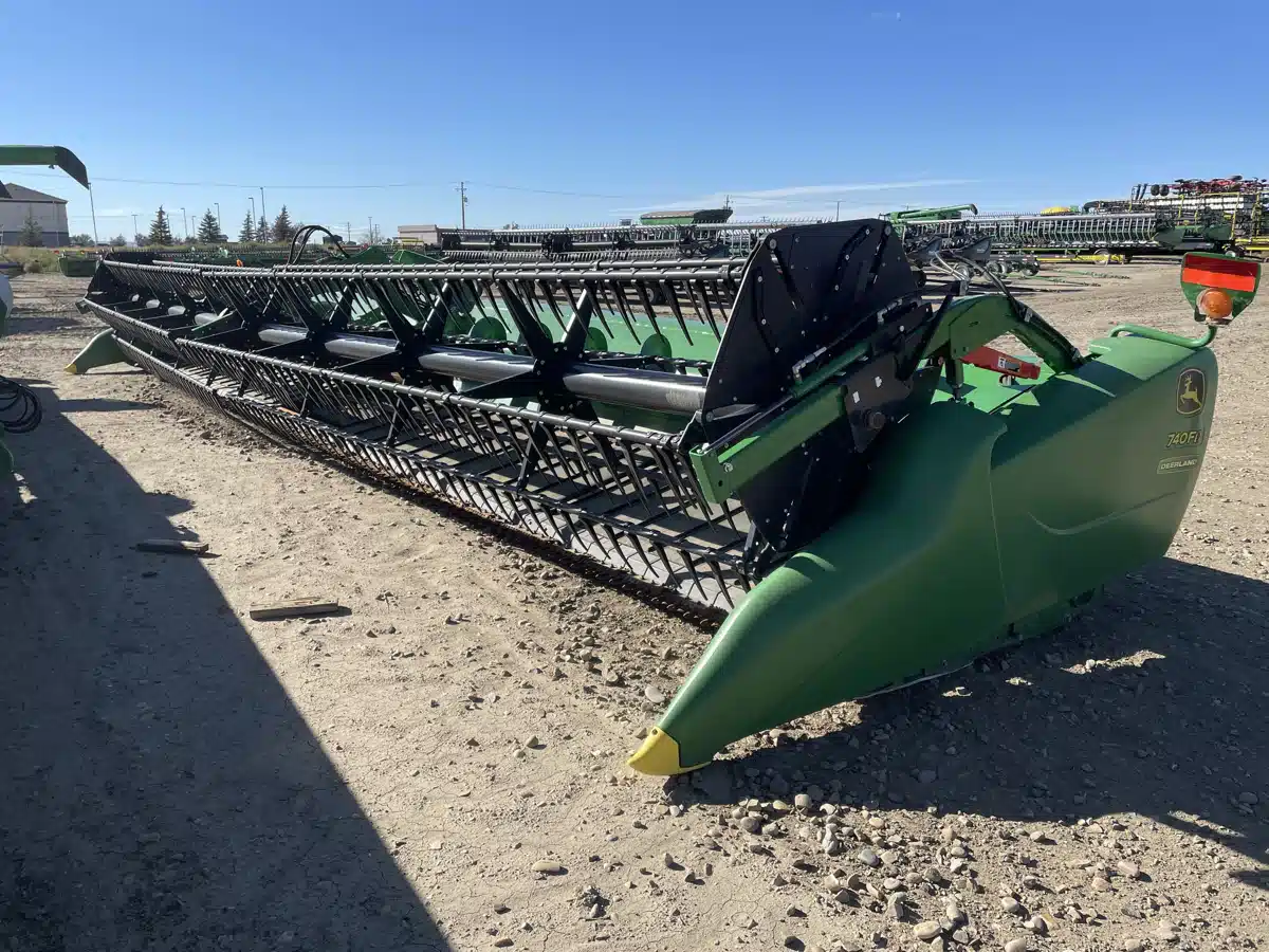 Gallery image 1 for Used 2020 John Deere 740FD Header - Draper