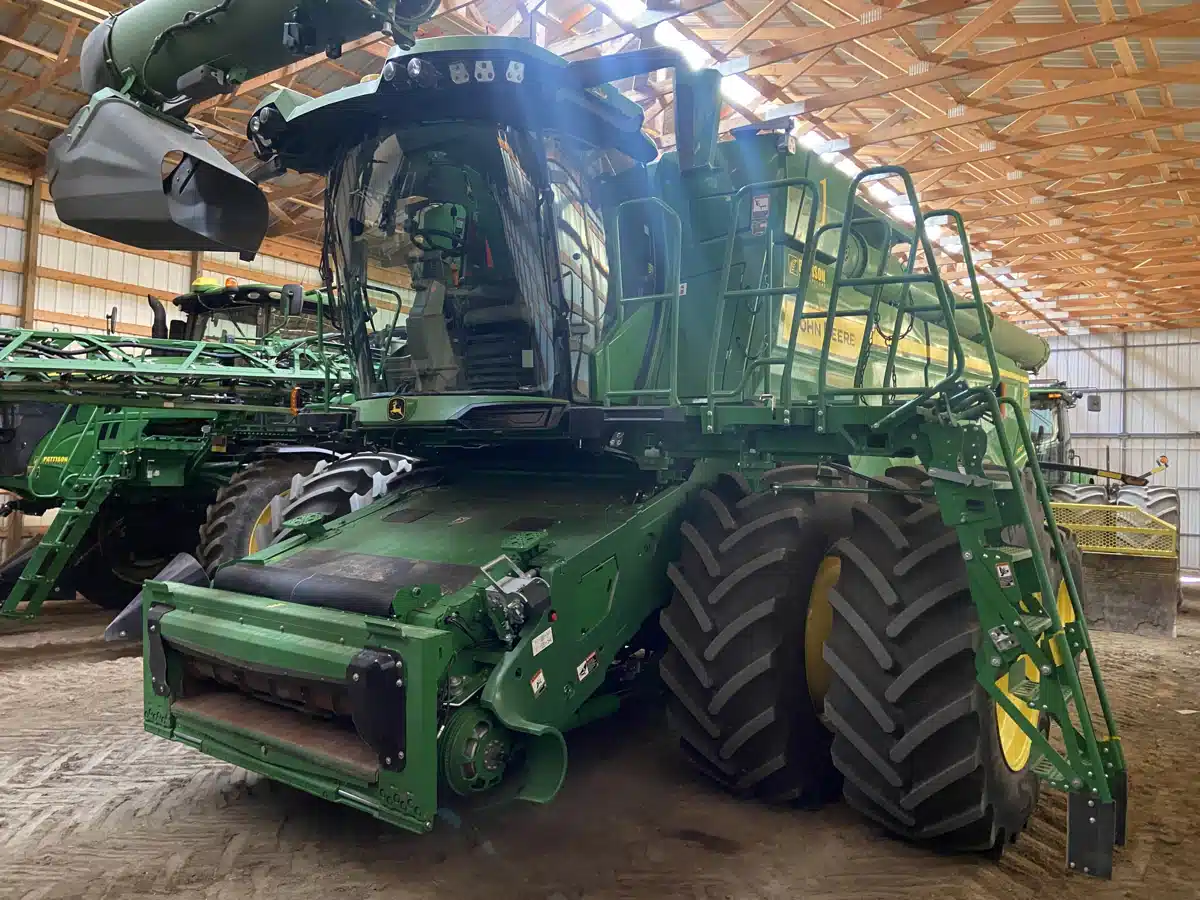 Gallery image 1 for Used 2023 John Deere X9 1100 Combine