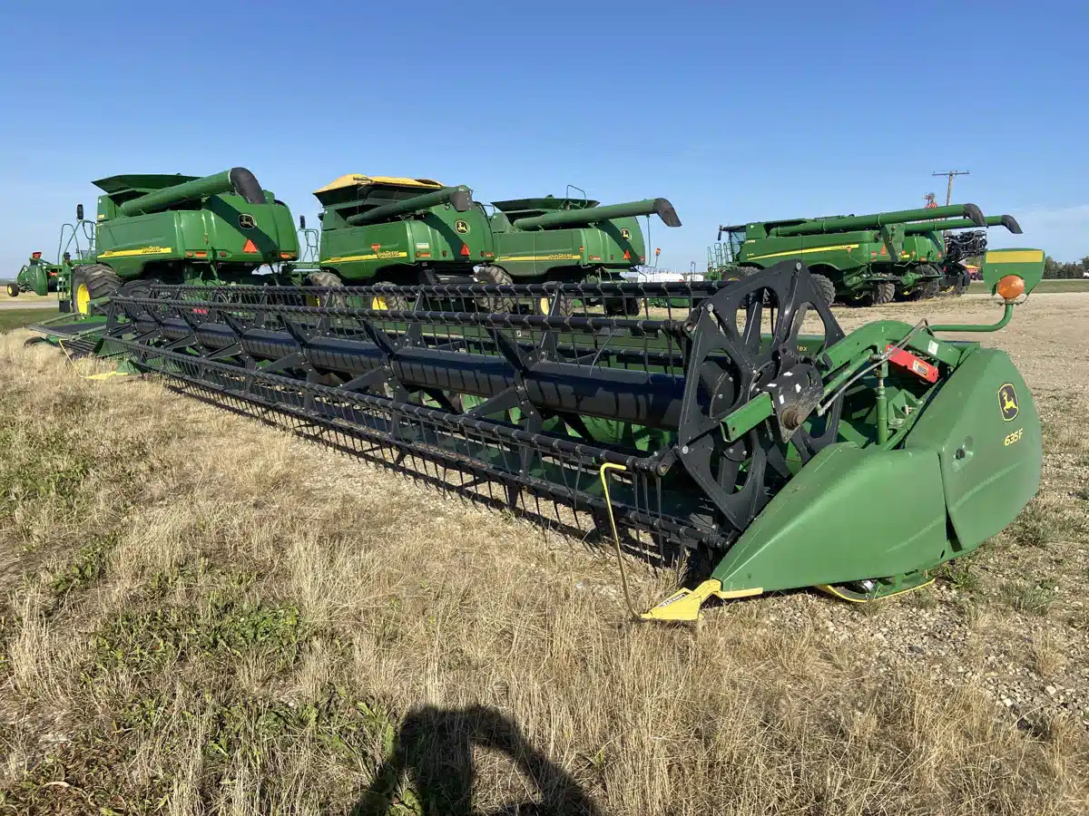 Gallery image 1 for Used 2018 John Deere 635F Header - Flex
