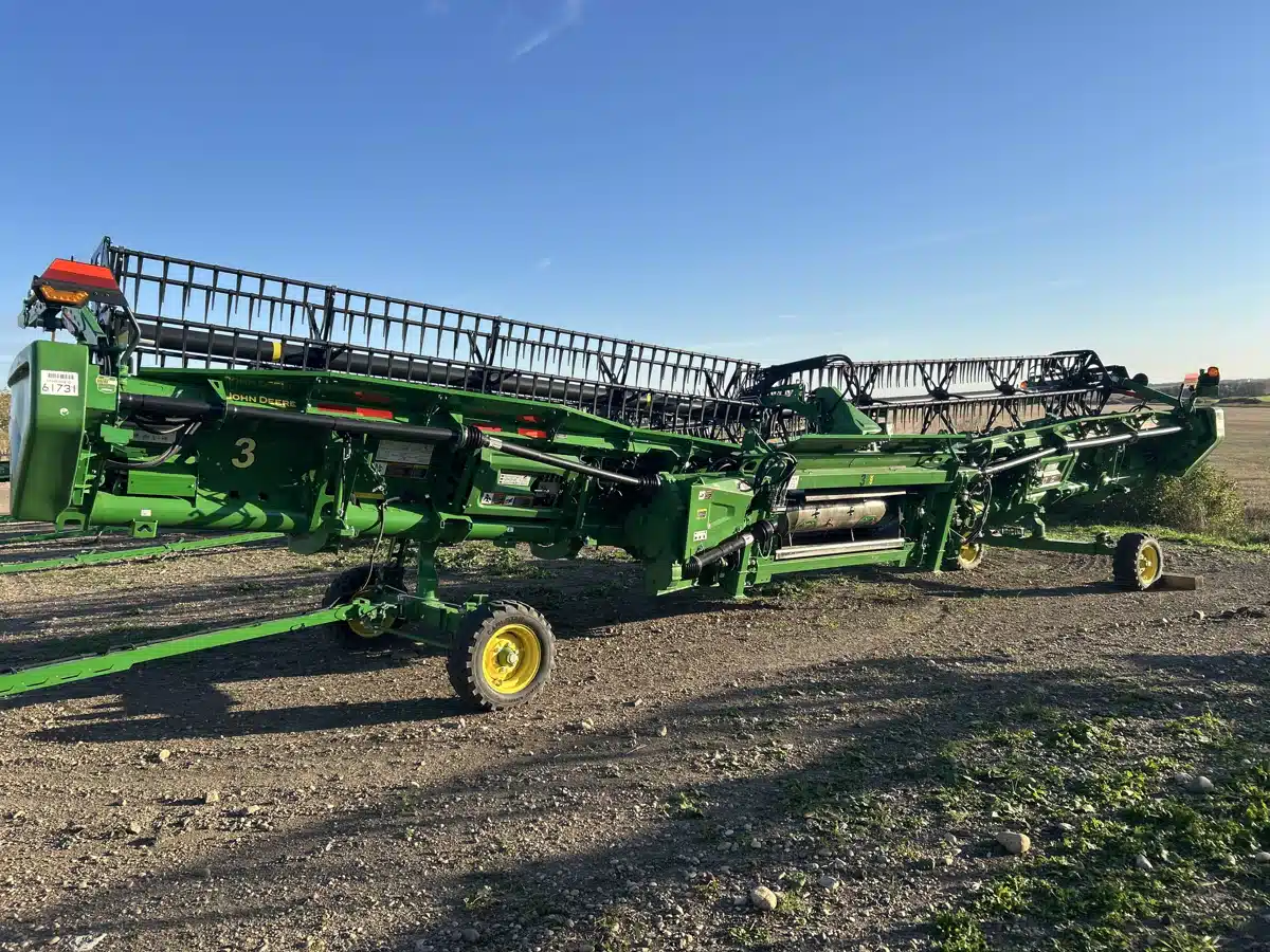 Gallery image 2 for Used 2024 John Deere HD40R Header - Draper
