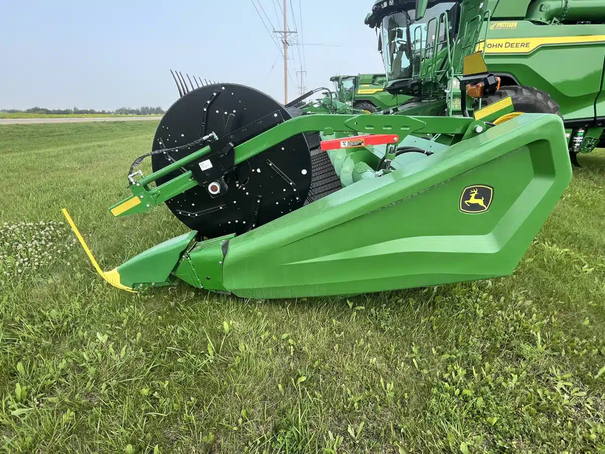 Gallery image 2 for Used 2024 John Deere HD45R Header - Draper