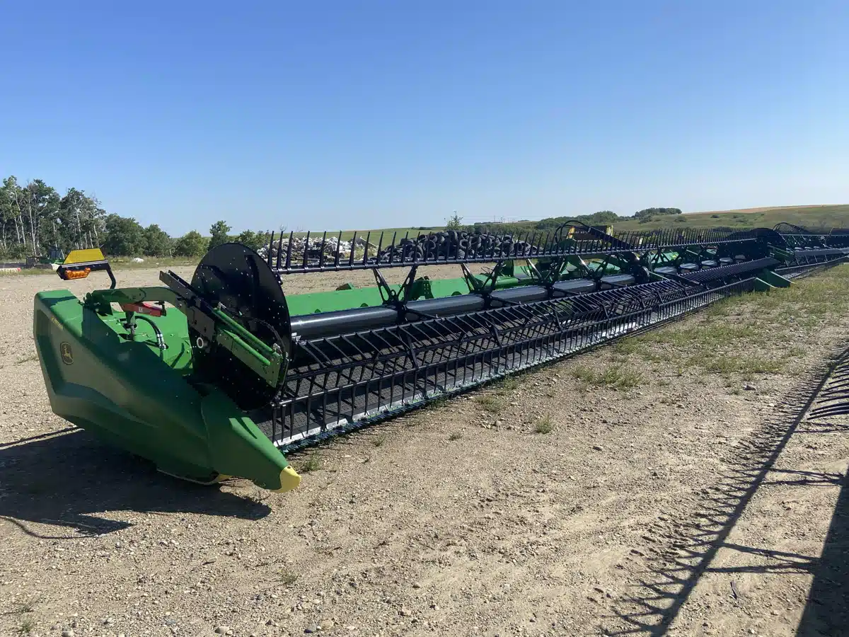 Gallery image 2 for Used 2023 John Deere HD50R Header - Draper