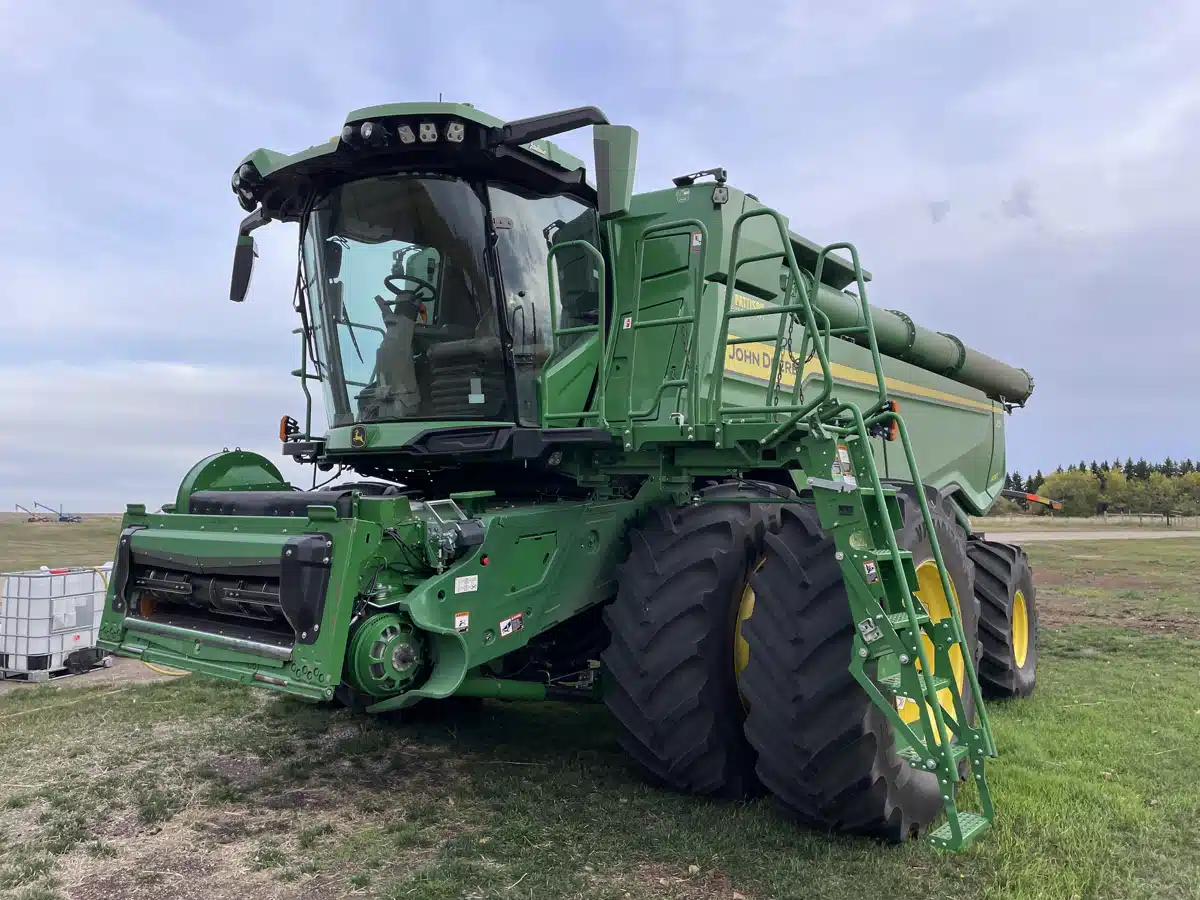 Gallery image 1 for Used 2023 John Deere X9 1100 Combine
