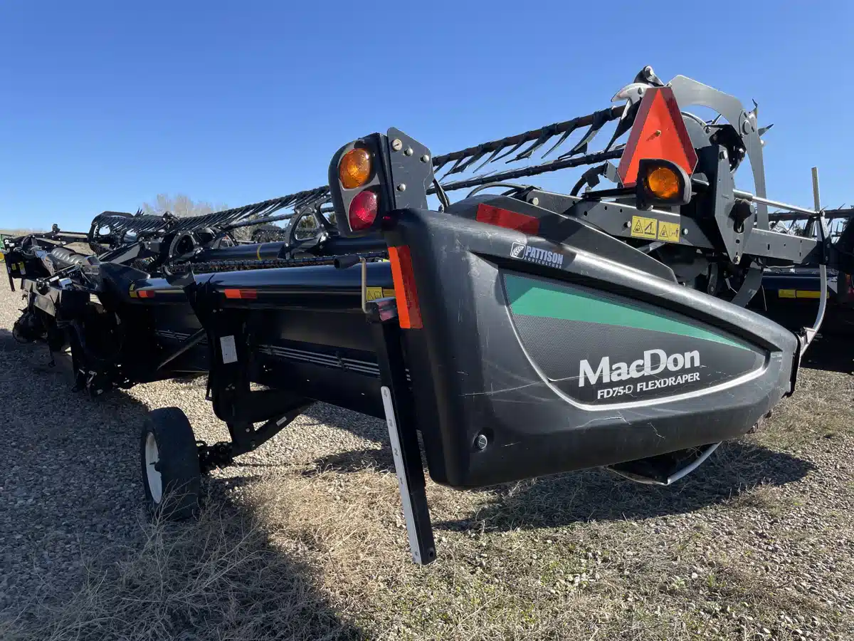 Gallery image 2 for Used 2015 MacDon FD75 Header - Flex Draper