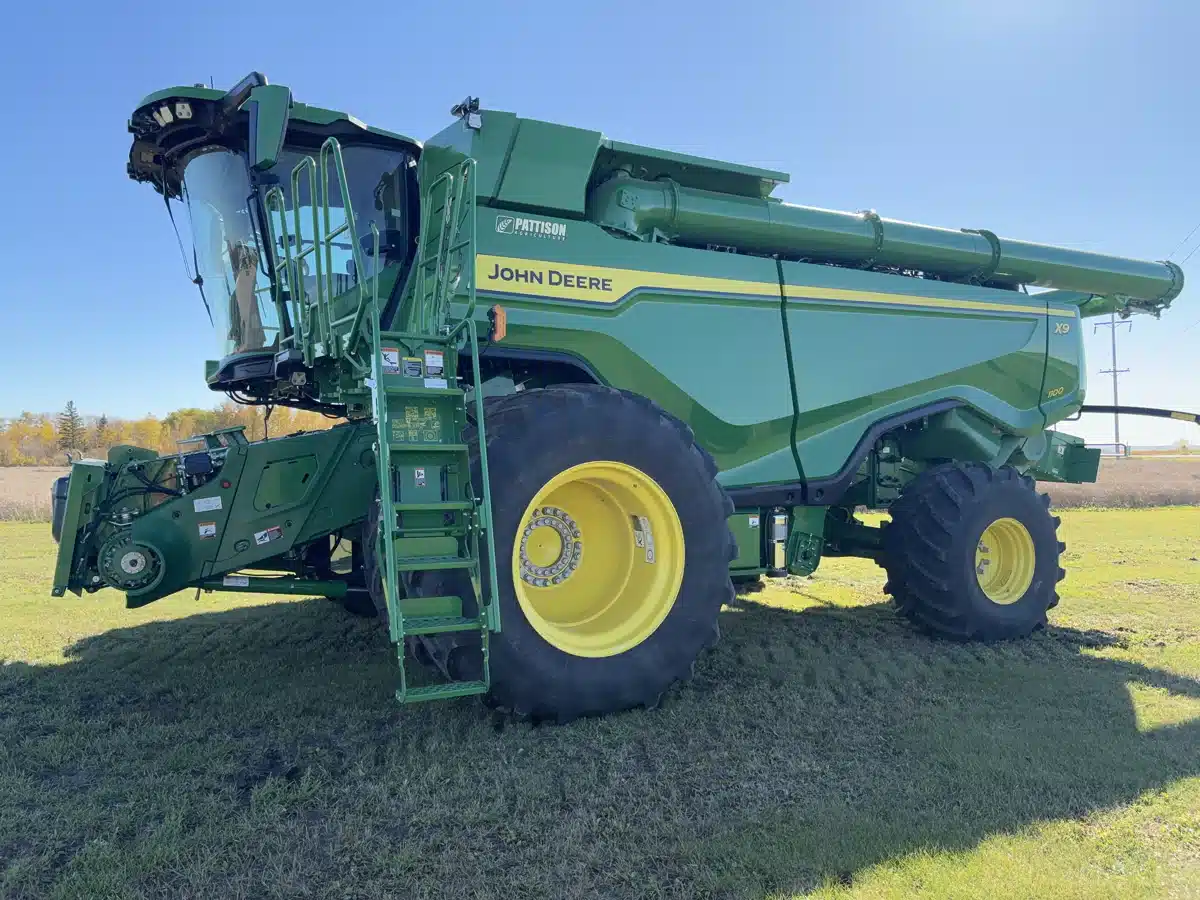 Gallery image 1 for Used 2023 John Deere X9 1100 Combine