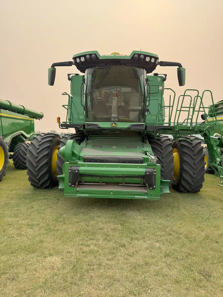 Gallery image 1 for Used 2023 John Deere X9 1100 Combine