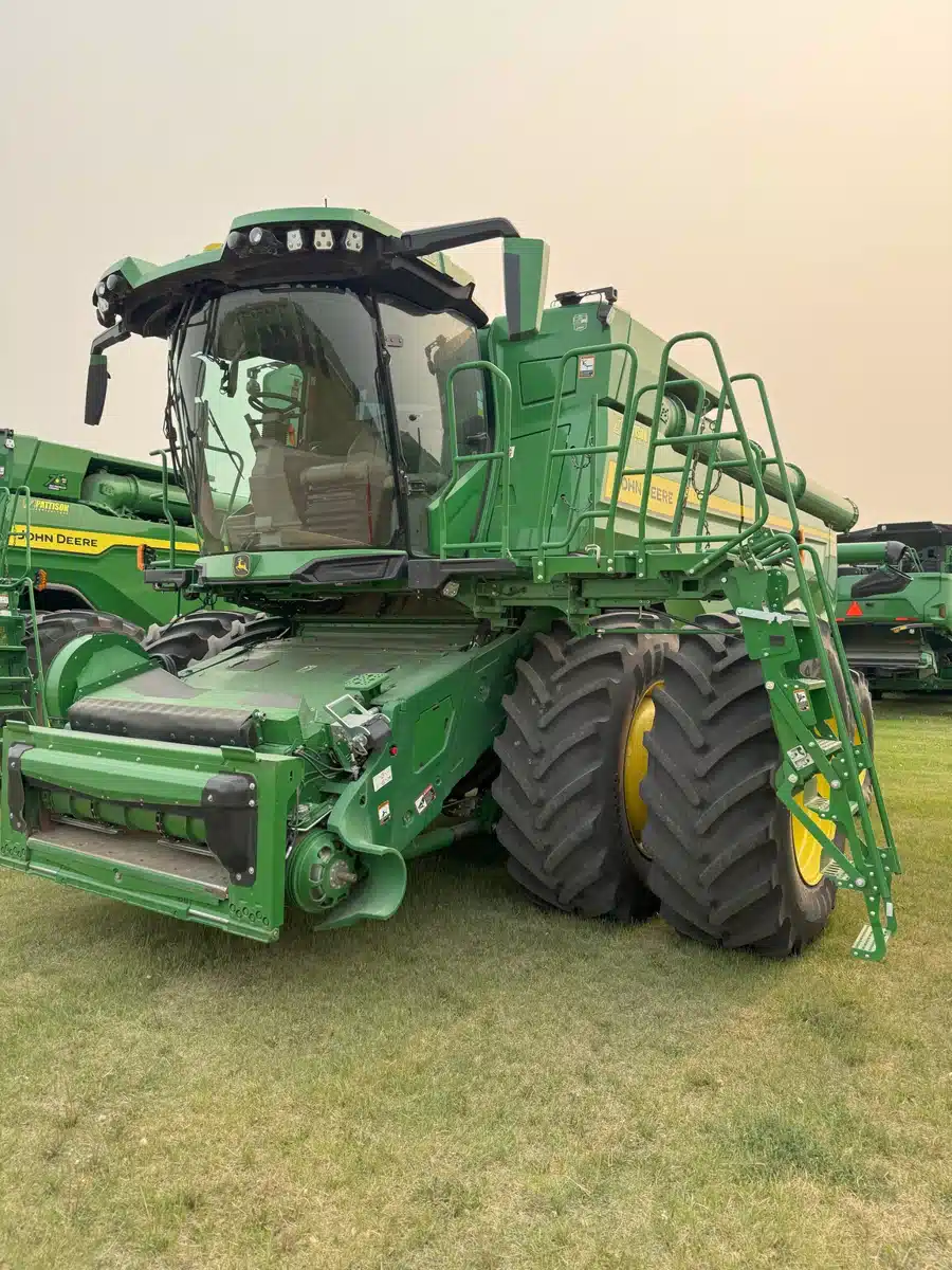 Gallery image 2 for Used 2023 John Deere X9 1100 Combine