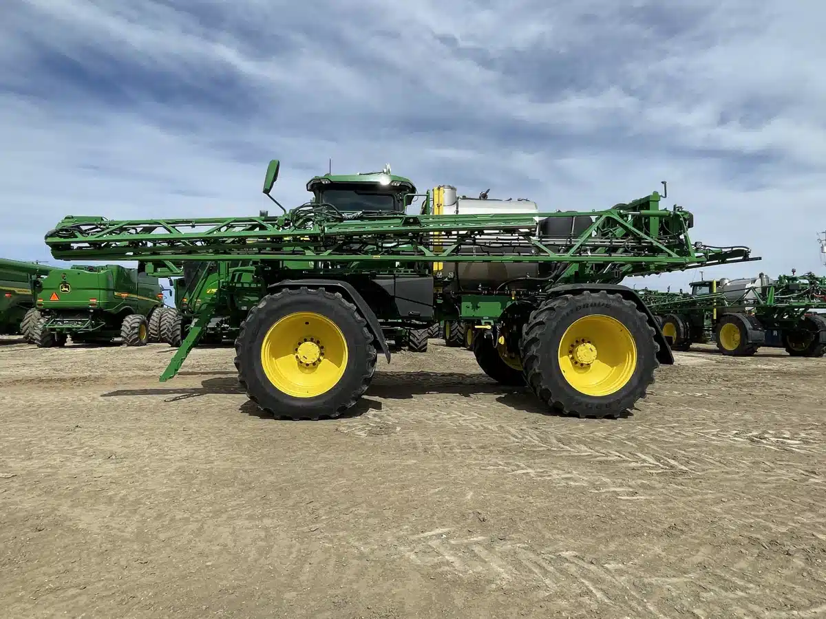 Gallery image 2 for Used 2023 John Deere 616R Sprayer - Self Propelled