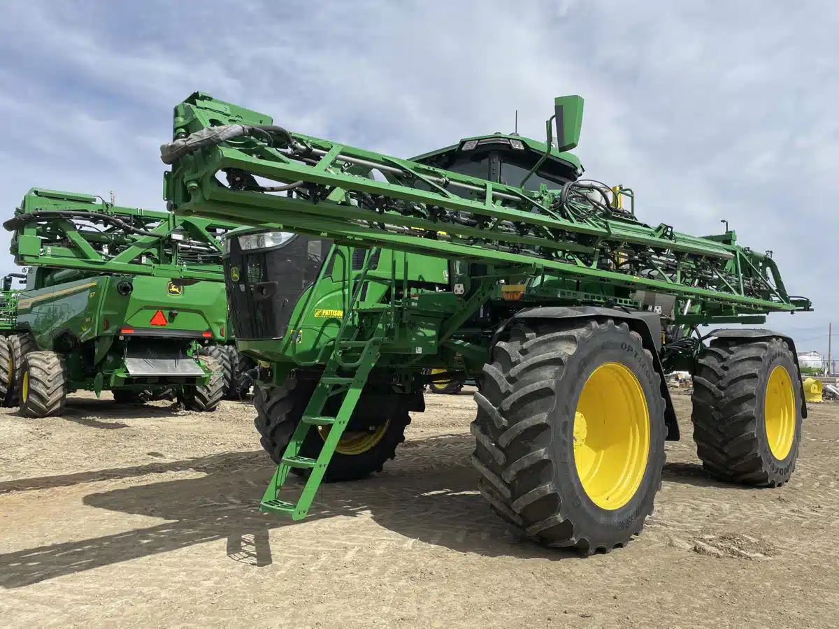Gallery image 1 for Used 2023 John Deere 616R Sprayer - Self Propelled