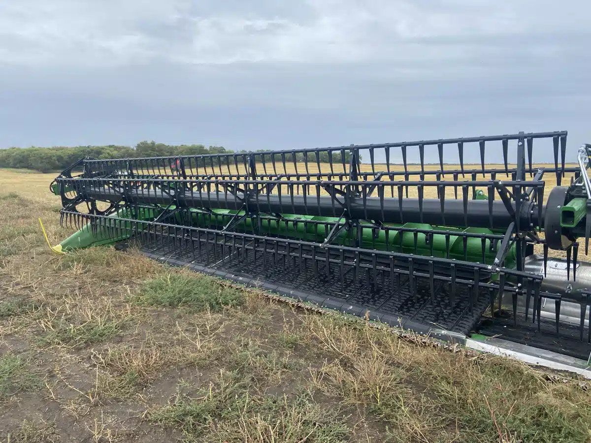 Gallery image 2 for Used 2023 John Deere HD50R Header - Draper