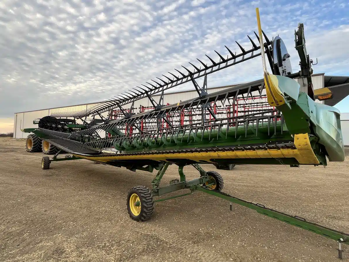 Gallery image 1 for Used 2022 John Deere HD45R Header - Draper