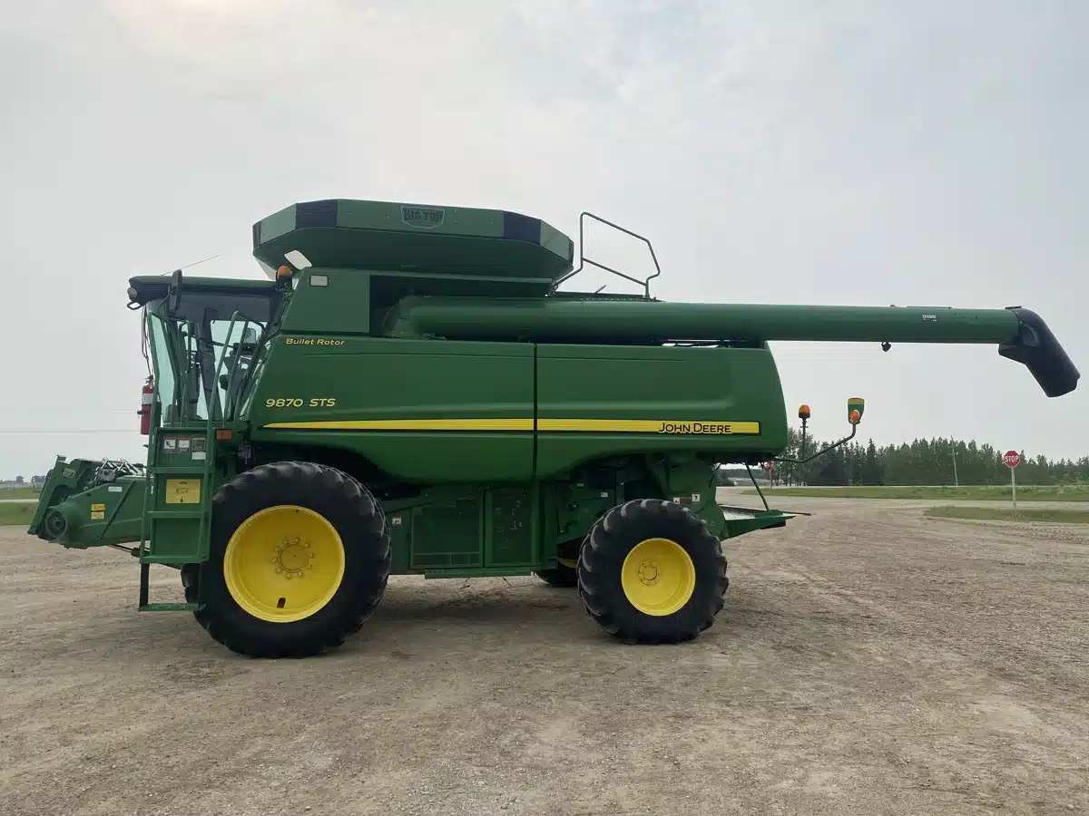 Gallery image 2 for Used 2011 John Deere 9870 STS Combine