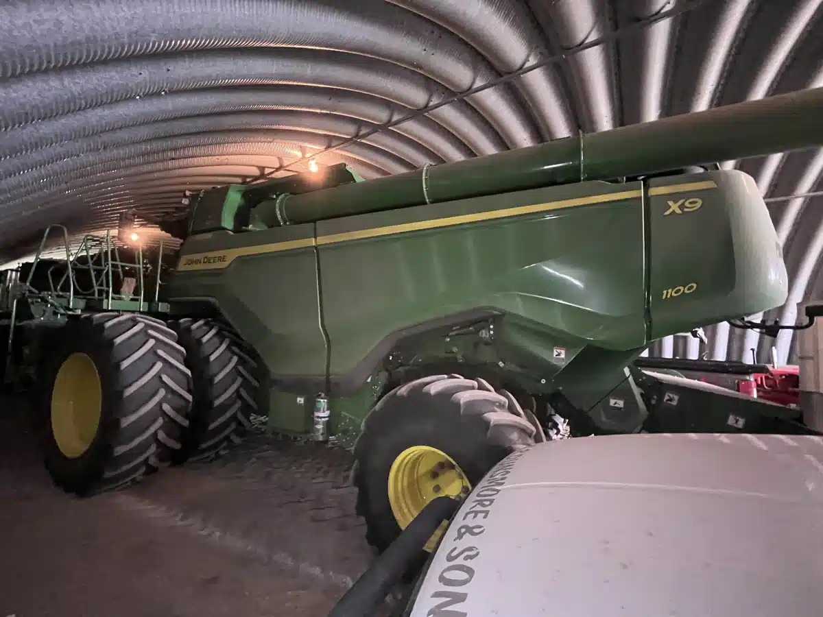 Gallery image 2 for Used 2022 John Deere X9 1100 Combine