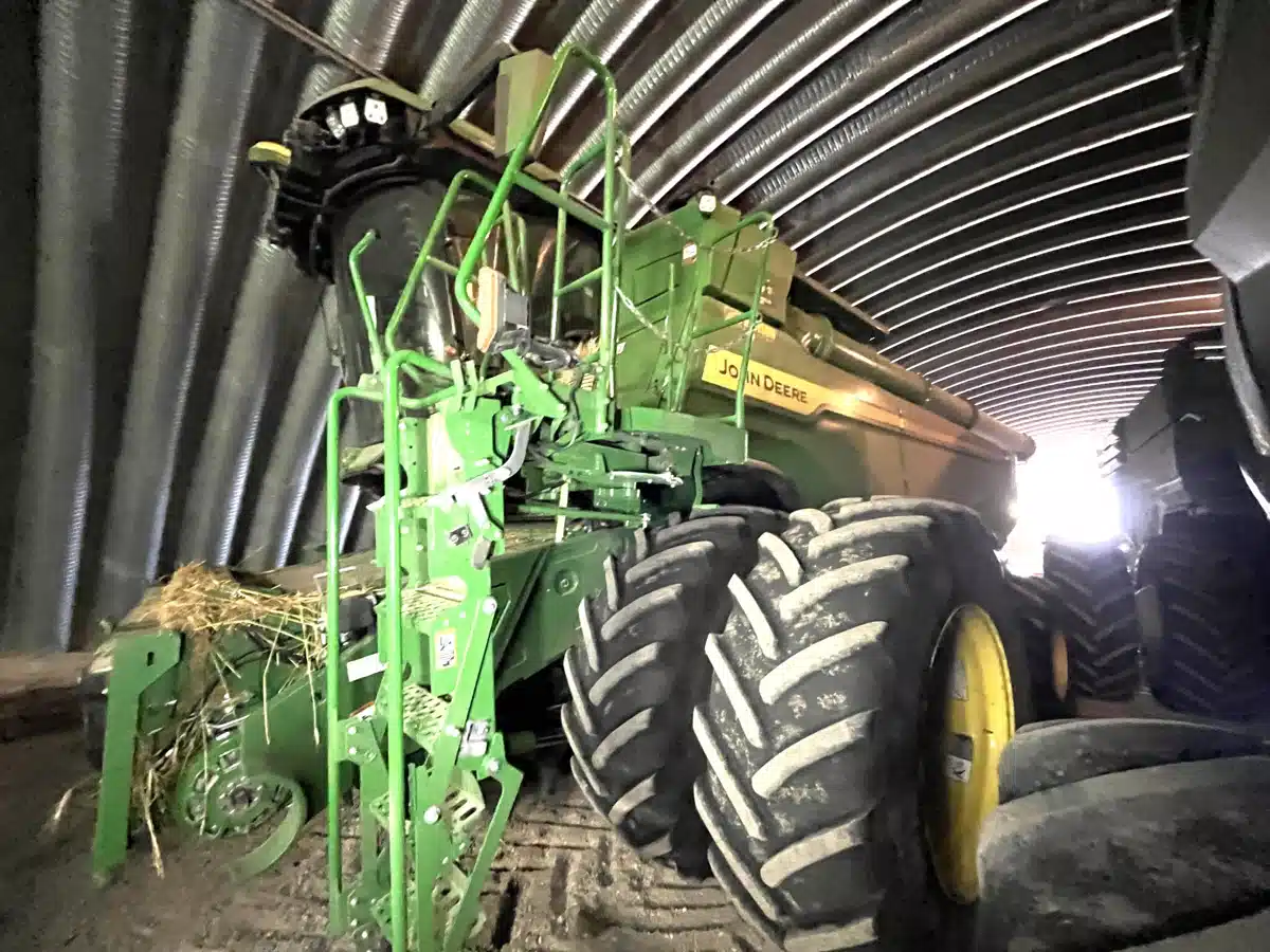 Gallery image 1 for Used 2022 John Deere X9 1100 Combine