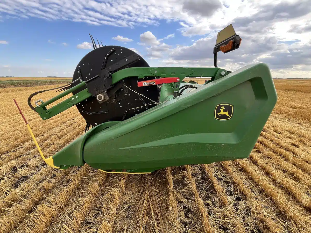 Gallery image 2 for Used 2022 John Deere HD50R Header - Draper