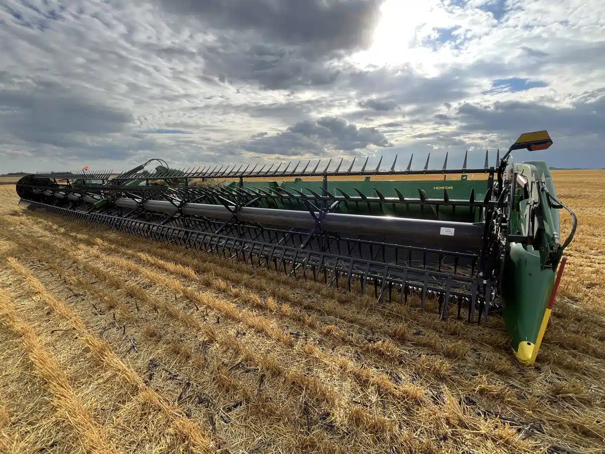 Gallery image 1 for Used 2022 John Deere HD50R Header - Draper