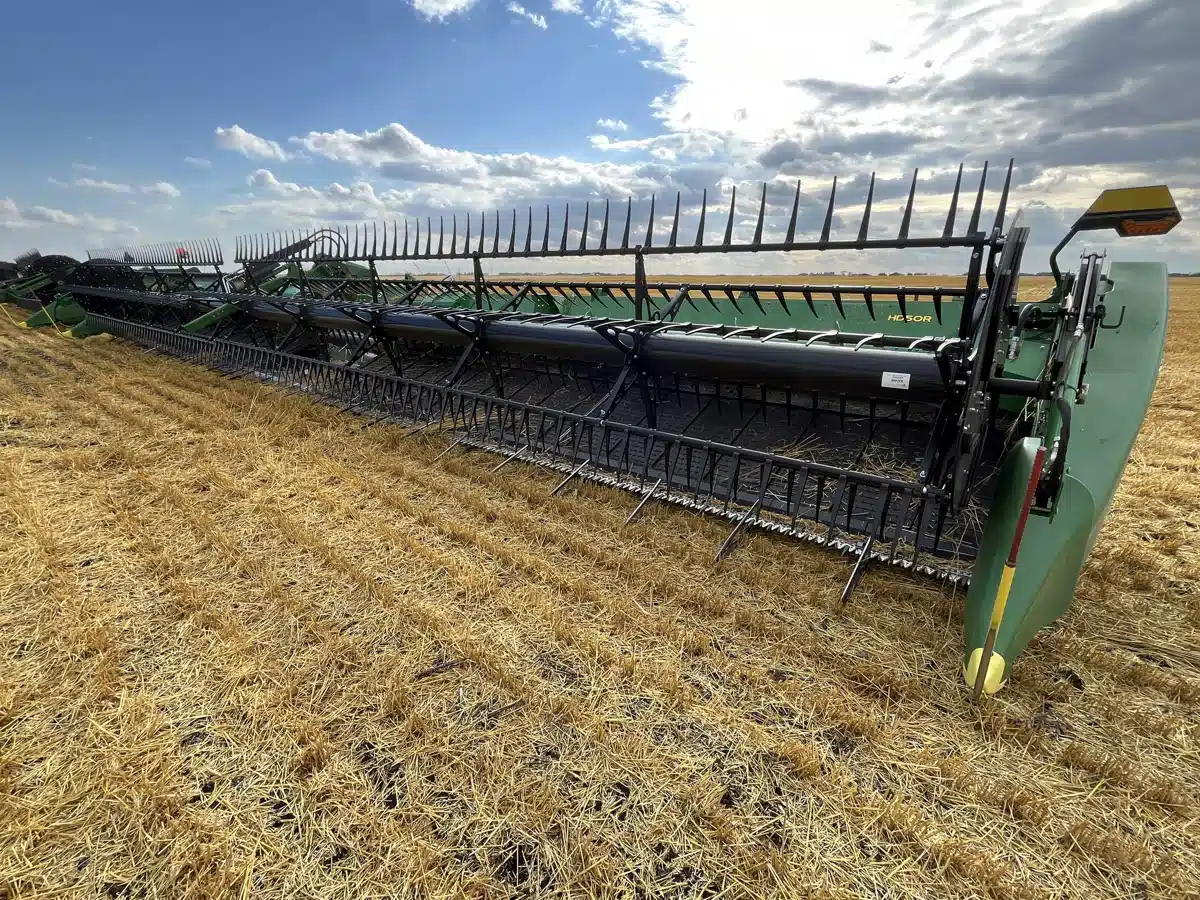 Gallery image 1 for Used 2022 John Deere HD50R Header - Draper