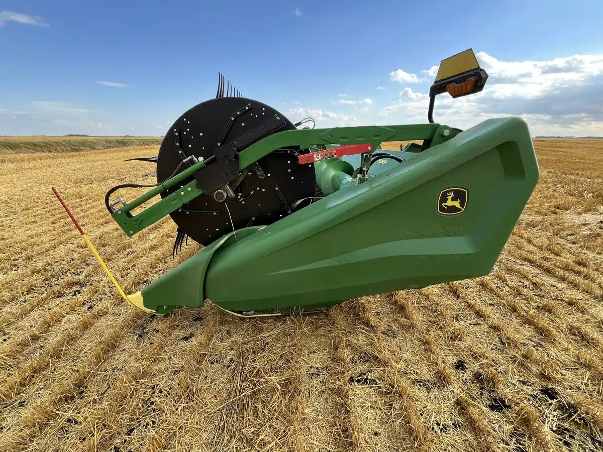 Gallery image 2 for Used 2022 John Deere HD50R Header - Draper