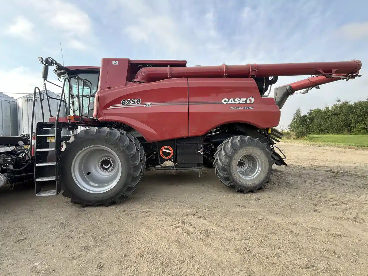 Gallery image 2 for Used 2023 Case IH 8250 Combine