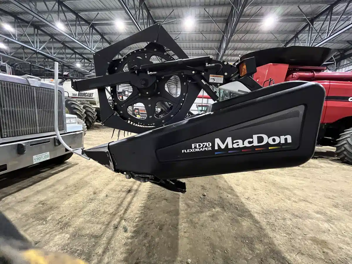 Gallery image 2 for Used 2009 MacDon FD70 Header - Draper