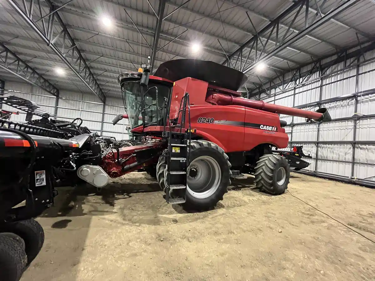 Gallery image 1 for Used 2015 Case IH 8240 Combine