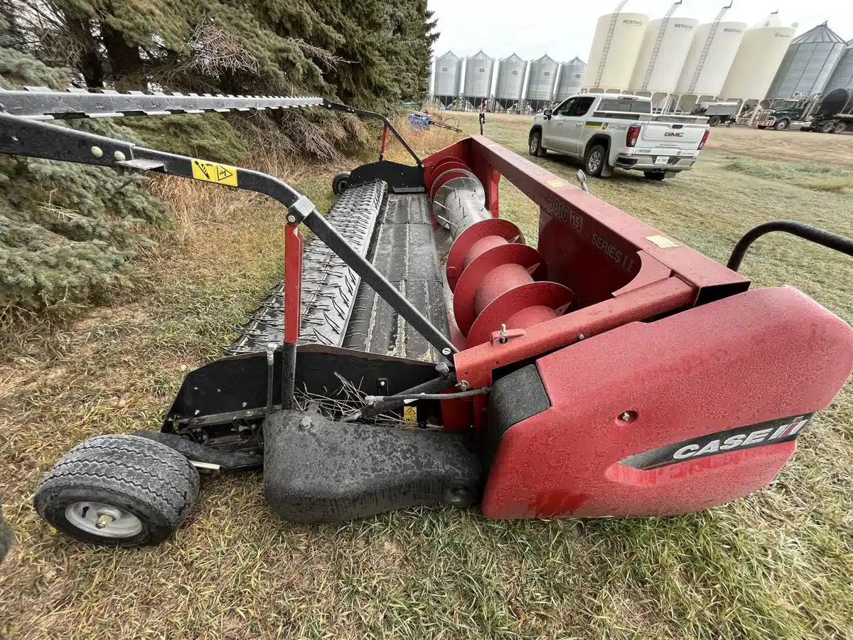 Gallery image 2 for Used 2015 Case IH 3016 Header - Pickup