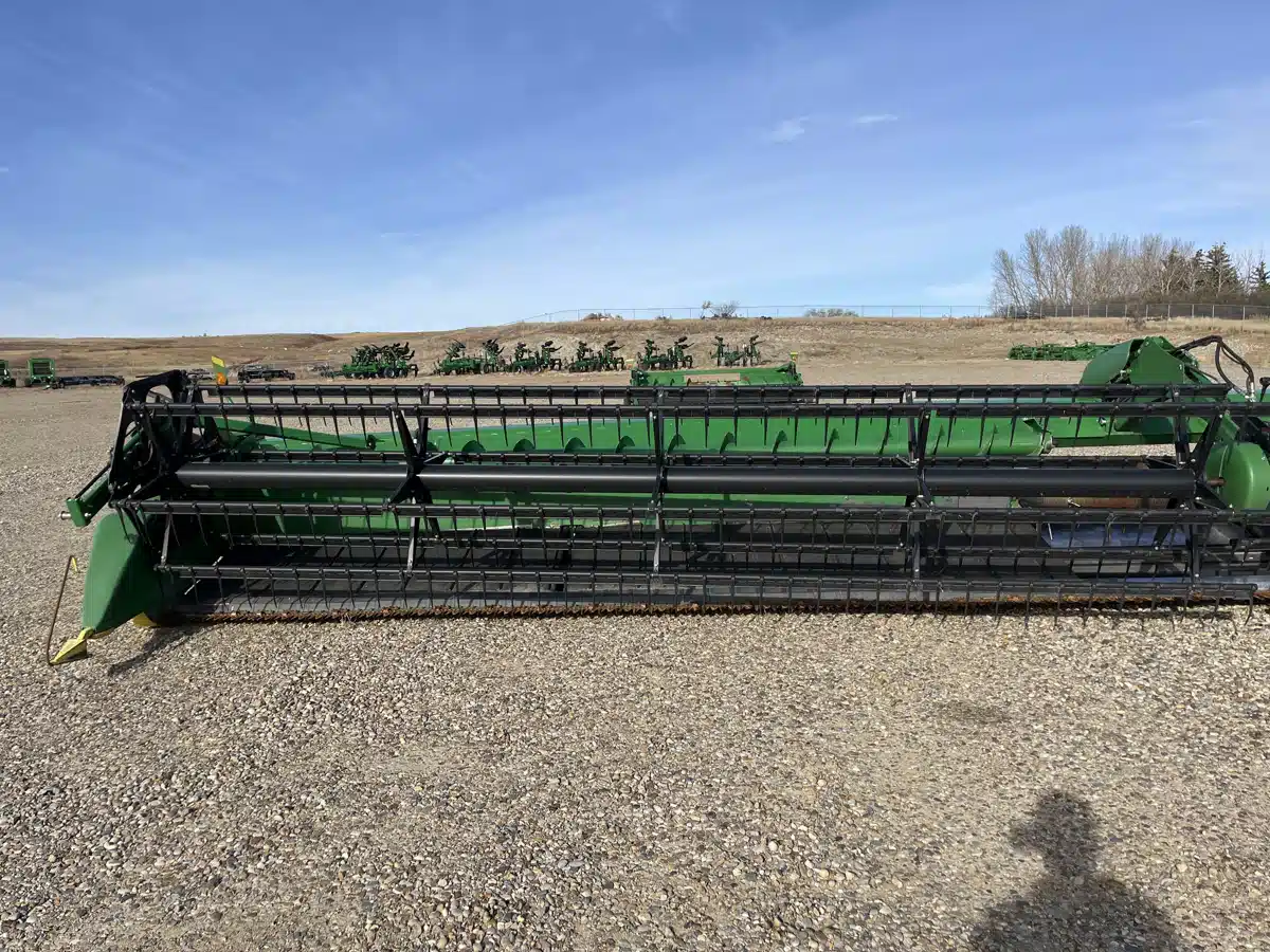 Gallery image 2 for Used 2015 John Deere 640FD Header - Draper