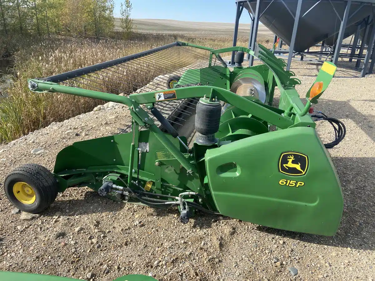 Gallery image 2 for Used 2016 John Deere 615P Header - Draper